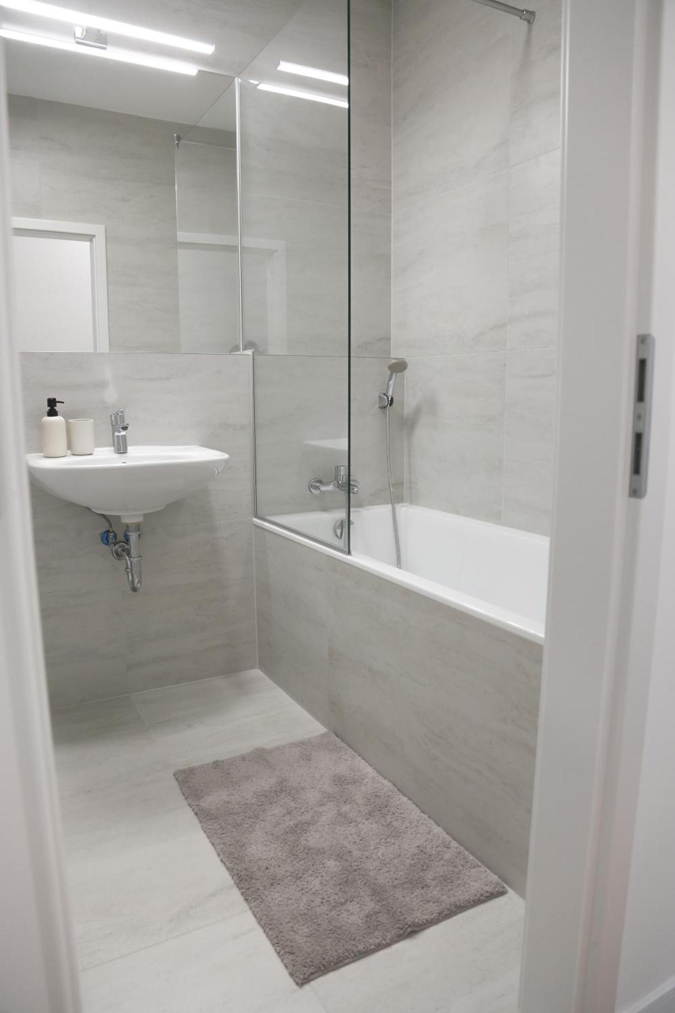 Kesselbauer Bratislava - Luxury Apartment With Free Parking Екстериор снимка